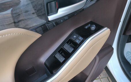 Toyota Highlander, 2025 год, 5 999 000 рублей, 24 фотография