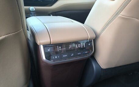 Toyota Highlander, 2025 год, 5 999 000 рублей, 27 фотография