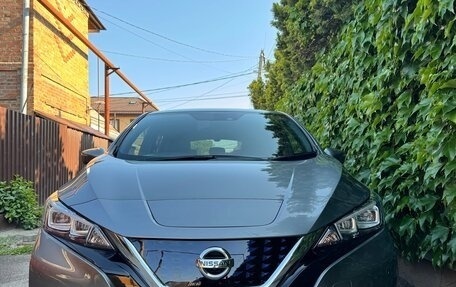 Nissan Leaf II, 2017 год, 1 700 000 рублей, 2 фотография