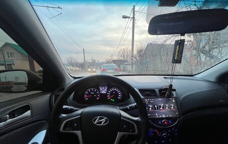 Hyundai Solaris II рестайлинг, 2012 год, 830 000 рублей, 3 фотография