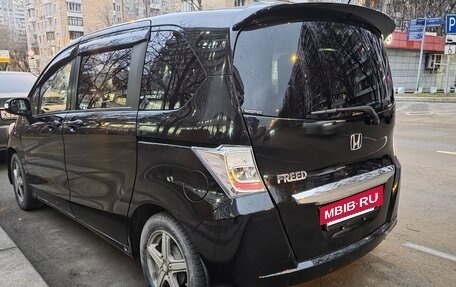 Honda Freed I, 2013 год, 1 350 000 рублей, 7 фотография