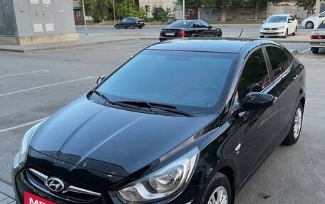 Hyundai Solaris II рестайлинг, 2012 год, 830 000 рублей, 5 фотография