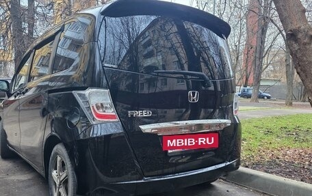 Honda Freed I, 2013 год, 1 350 000 рублей, 3 фотография