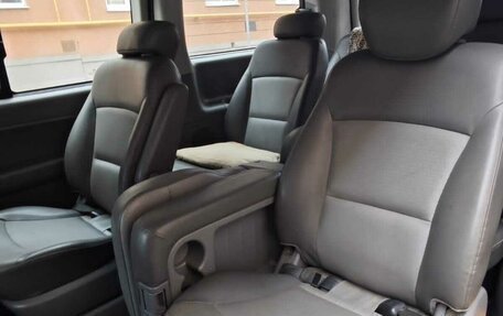 Hyundai Grand Starex Grand Starex I рестайлинг 2, 2010 год, 1 650 000 рублей, 6 фотография