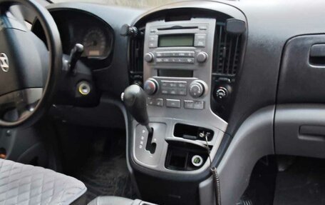 Hyundai Grand Starex Grand Starex I рестайлинг 2, 2010 год, 1 650 000 рублей, 8 фотография