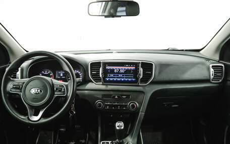 KIA Sportage IV рестайлинг, 2018 год, 2 150 000 рублей, 5 фотография