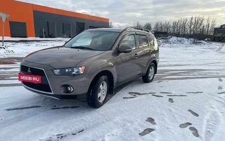 Mitsubishi Outlander III рестайлинг 3, 2011 год, 950 000 рублей, 4 фотография