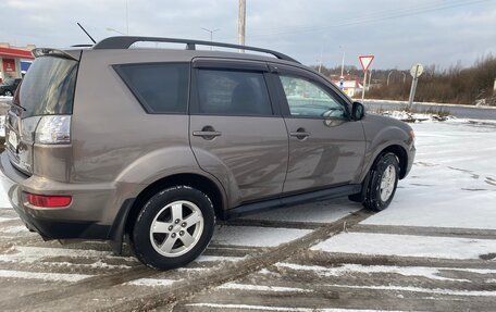 Mitsubishi Outlander III рестайлинг 3, 2011 год, 950 000 рублей, 10 фотография