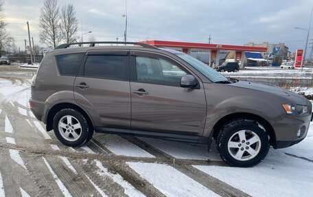 Mitsubishi Outlander III рестайлинг 3, 2011 год, 950 000 рублей, 9 фотография
