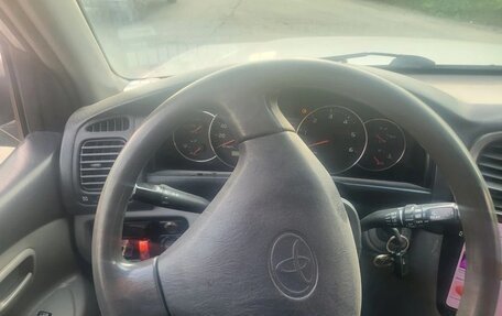 Toyota Land Cruiser 100 рестайлинг 2, 2005 год, 3 850 000 рублей, 4 фотография