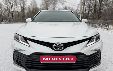 Toyota Camry, 2021 год, 2 800 000 рублей, 2 фотография