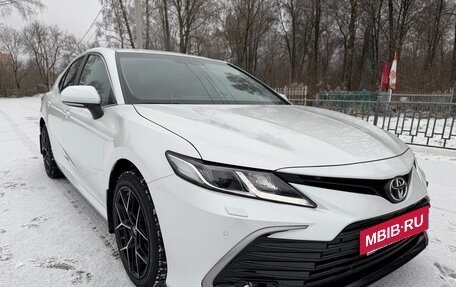 Toyota Camry, 2021 год, 2 800 000 рублей, 3 фотография
