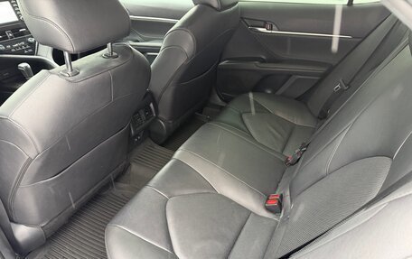 Toyota Camry, 2021 год, 2 800 000 рублей, 10 фотография