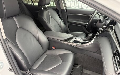 Toyota Camry, 2021 год, 2 800 000 рублей, 13 фотография