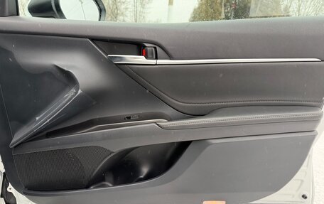 Toyota Camry, 2021 год, 2 800 000 рублей, 14 фотография