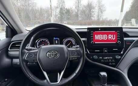 Toyota Camry, 2021 год, 2 800 000 рублей, 11 фотография