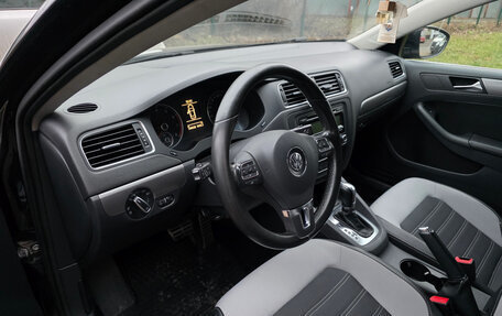 Volkswagen Jetta VI, 2011 год, 1 250 000 рублей, 9 фотография