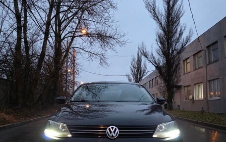 Volkswagen Jetta VI, 2011 год, 1 250 000 рублей, 2 фотография