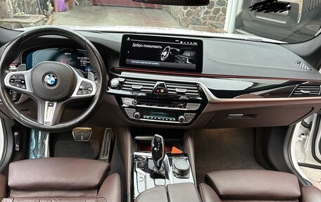 BMW 5 серия, 2021 год, 6 100 000 рублей, 16 фотография