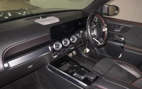 Mercedes-Benz GLB, 2021 год, 2 757 000 рублей, 3 фотография