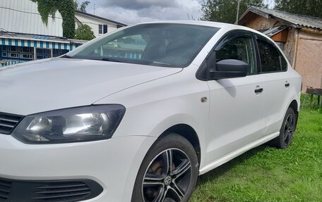 Volkswagen Polo VI (EU Market), 2013 год, 700 000 рублей, 4 фотография