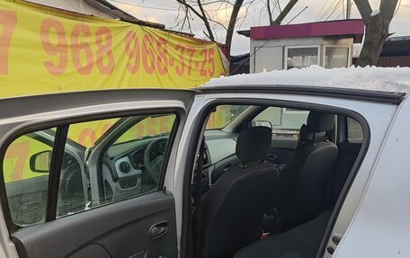 Renault Sandero II рестайлинг, 2015 год, 630 000 рублей, 1 фотография