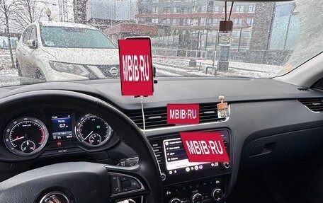 Skoda Octavia, 2017 год, 1 890 000 рублей, 6 фотография