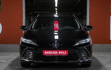 Toyota Camry, 2021 год, 3 198 000 рублей, 2 фотография