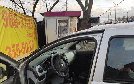 Renault Sandero II рестайлинг, 2015 год, 630 000 рублей, 2 фотография