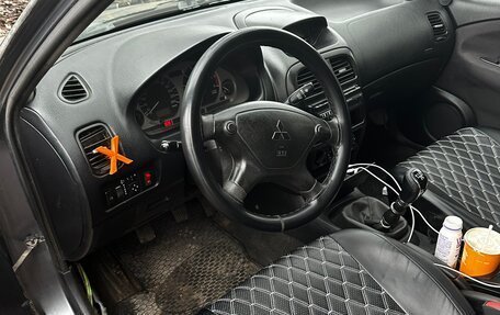 Mitsubishi Carisma I, 2003 год, 250 000 рублей, 5 фотография