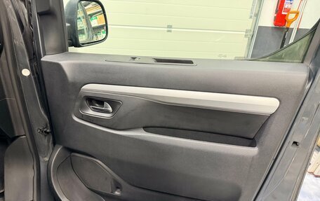 Peugeot Traveller I, 2019 год, 2 999 999 рублей, 29 фотография