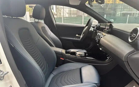 Mercedes-Benz A-Класс, 2022 год, 1 819 911 рублей, 15 фотография