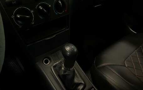 Toyota Corolla, 2005 год, 600 000 рублей, 16 фотография