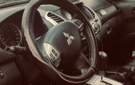 Mitsubishi L200 IV рестайлинг, 2014 год, 1 800 000 рублей, 10 фотография