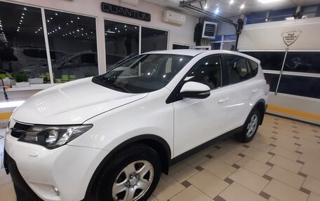 Toyota RAV4, 2014 год, 2 200 000 рублей, 6 фотография