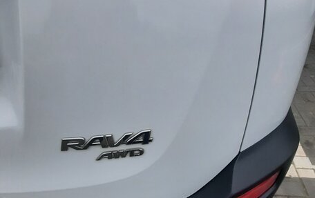 Toyota RAV4, 2014 год, 2 200 000 рублей, 2 фотография