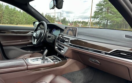 BMW 7 серия, 2017 год, 3 050 000 рублей, 23 фотография