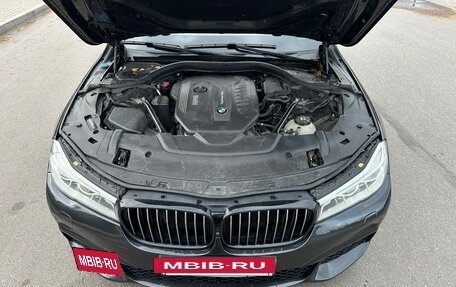 BMW 7 серия, 2017 год, 3 050 000 рублей, 16 фотография