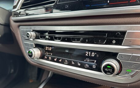 BMW 7 серия, 2017 год, 3 050 000 рублей, 32 фотография