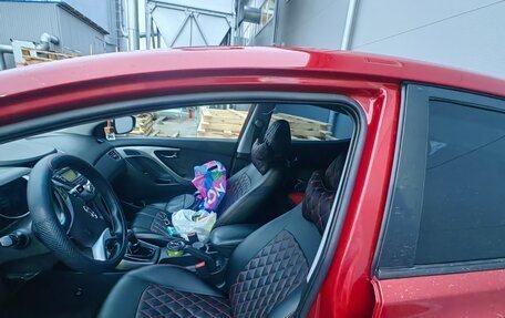 Hyundai Elantra V, 2012 год, 890 000 рублей, 3 фотография