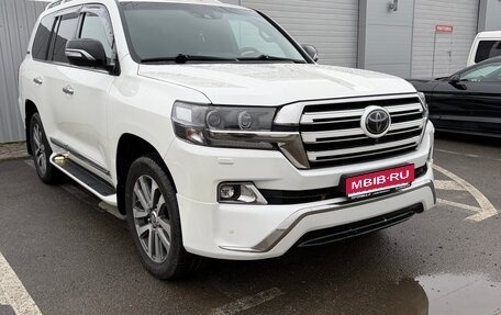 Toyota Land Cruiser 200, 2016 год, 6 400 000 рублей, 1 фотография