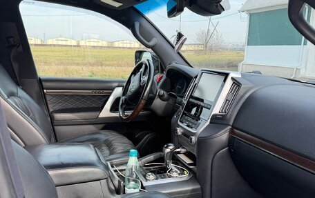 Toyota Land Cruiser 200, 2016 год, 6 400 000 рублей, 10 фотография