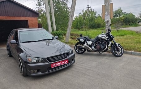 Lexus IS II рестайлинг 2, 1999 год, 2 000 000 рублей, 1 фотография