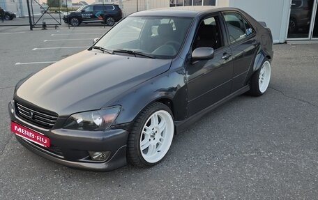 Lexus IS II рестайлинг 2, 1999 год, 2 000 000 рублей, 11 фотография