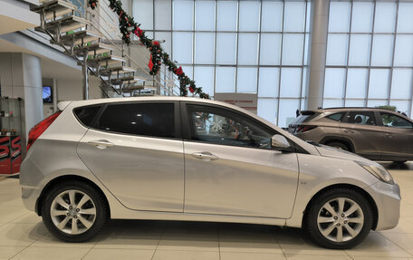 Hyundai Solaris II рестайлинг, 2011 год, 720 000 рублей, 5 фотография