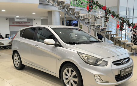 Hyundai Solaris II рестайлинг, 2011 год, 720 000 рублей, 3 фотография