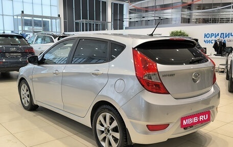 Hyundai Solaris II рестайлинг, 2011 год, 720 000 рублей, 8 фотография