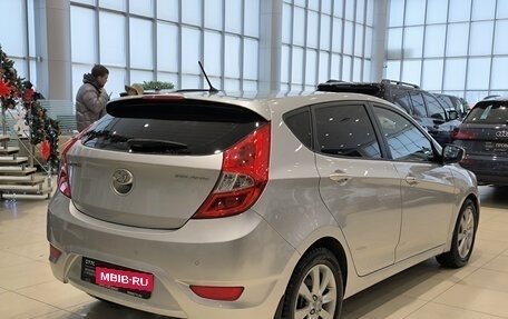 Hyundai Solaris II рестайлинг, 2011 год, 720 000 рублей, 6 фотография