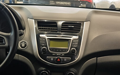 Hyundai Solaris II рестайлинг, 2011 год, 720 000 рублей, 18 фотография