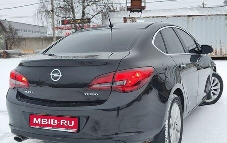 Opel Astra J, 2013 год, 980 000 рублей, 1 фотография